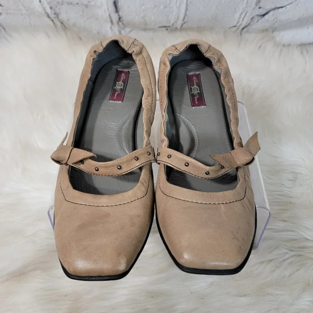 Born Womens 10 Kitten Heel Mary‎ Jane Slip On Leather Shoes Boho Academic Classy - Picture 4 of 12
